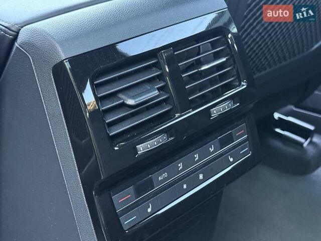 Черный Фольксваген Туарег, объемом двигателя 2.97 л и пробегом 79 тыс. км за 59400 $, фото 24 на Automoto.ua