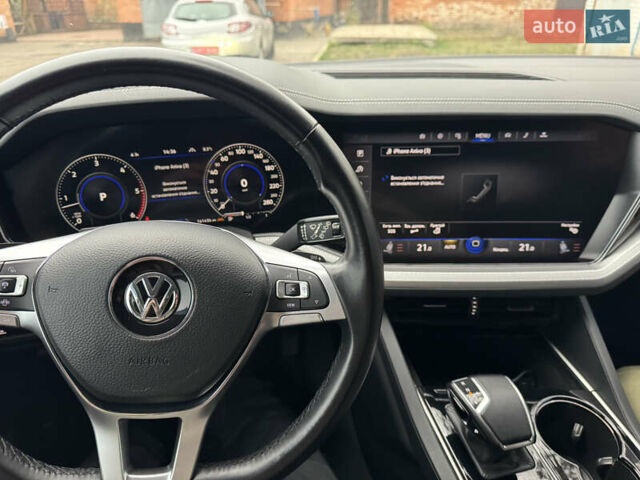 Чорний Фольксваген Туарег, об'ємом двигуна 2.97 л та пробігом 155 тис. км за 42900 $, фото 36 на Automoto.ua