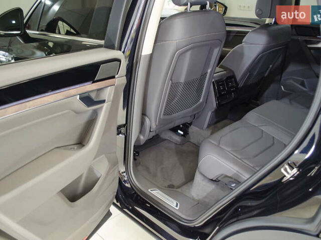 Черный Фольксваген Туарег, объемом двигателя 2.97 л и пробегом 95 тыс. км за 60000 $, фото 6 на Automoto.ua