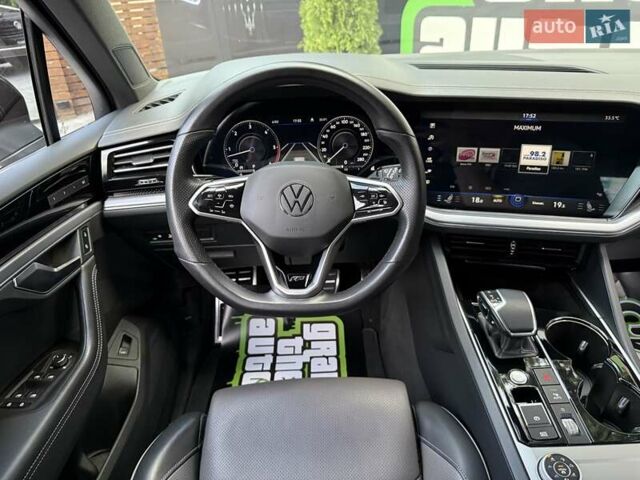 Черный Фольксваген Туарег, объемом двигателя 2.97 л и пробегом 138 тыс. км за 56800 $, фото 50 на Automoto.ua