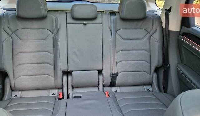 Черный Фольксваген Туарег, объемом двигателя 2.97 л и пробегом 66 тыс. км за 58800 $, фото 36 на Automoto.ua