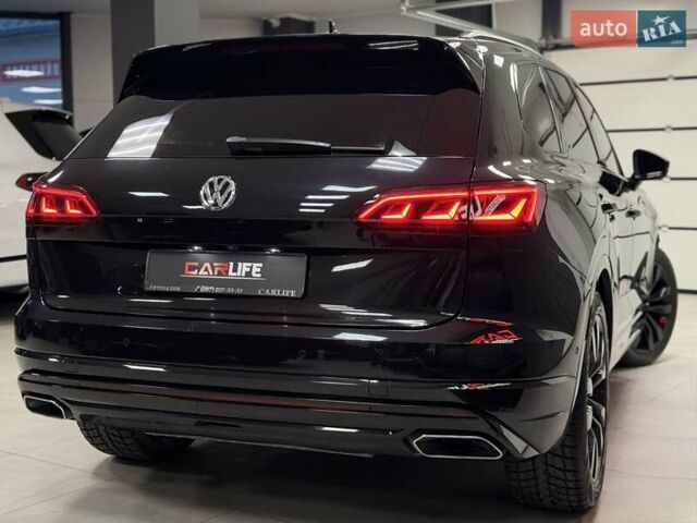 Чорний Фольксваген Туарег, об'ємом двигуна 3.96 л та пробігом 138 тис. км за 64500 $, фото 14 на Automoto.ua