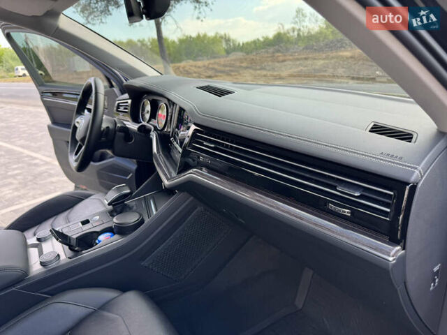 Черный Фольксваген Туарег, объемом двигателя 3 л и пробегом 137 тыс. км за 47200 $, фото 36 на Automoto.ua