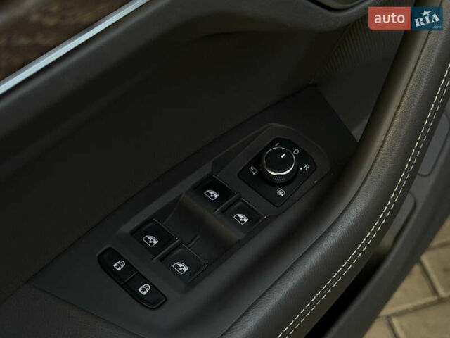 Чорний Фольксваген Туарег, об'ємом двигуна 3.96 л та пробігом 115 тис. км за 57900 $, фото 23 на Automoto.ua