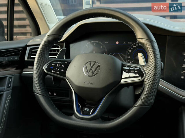 Чорний Фольксваген Туарег, об'ємом двигуна 3.96 л та пробігом 115 тис. км за 57900 $, фото 15 на Automoto.ua
