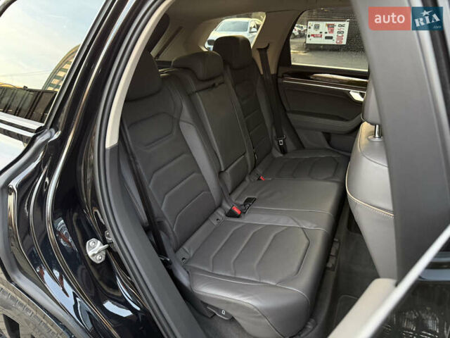 Чорний Фольксваген Туарег, об'ємом двигуна 3.96 л та пробігом 115 тис. км за 57900 $, фото 11 на Automoto.ua