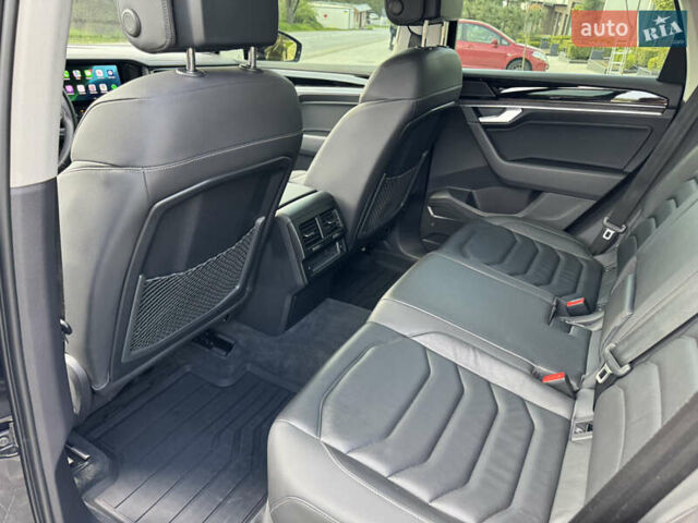 Черный Фольксваген Туарег, объемом двигателя 3 л и пробегом 137 тыс. км за 47200 $, фото 31 на Automoto.ua