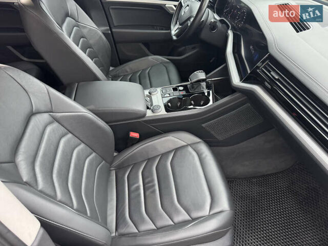 Чорний Фольксваген Туарег, об'ємом двигуна 2.97 л та пробігом 155 тис. км за 42900 $, фото 34 на Automoto.ua