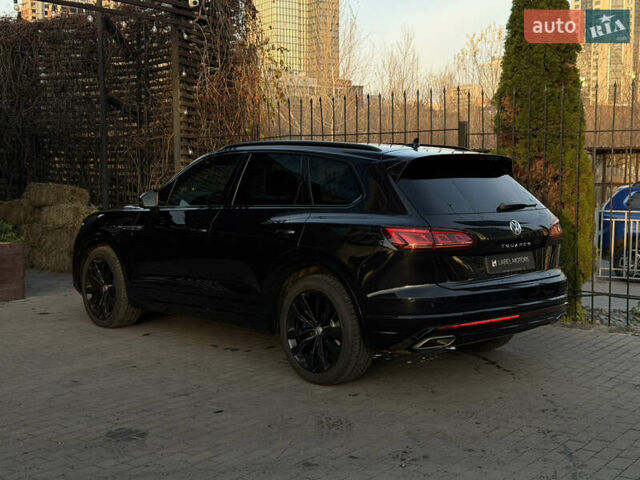 Чорний Фольксваген Туарег, об'ємом двигуна 3.96 л та пробігом 115 тис. км за 57900 $, фото 6 на Automoto.ua