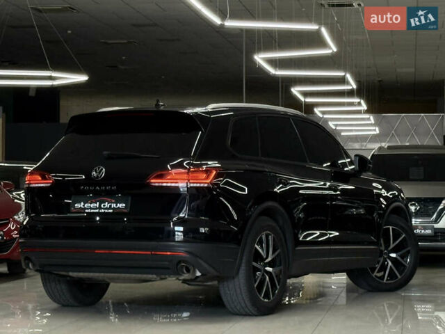 Черный Фольксваген Туарег, объемом двигателя 2.97 л и пробегом 100 тыс. км за 51999 $, фото 7 на Automoto.ua