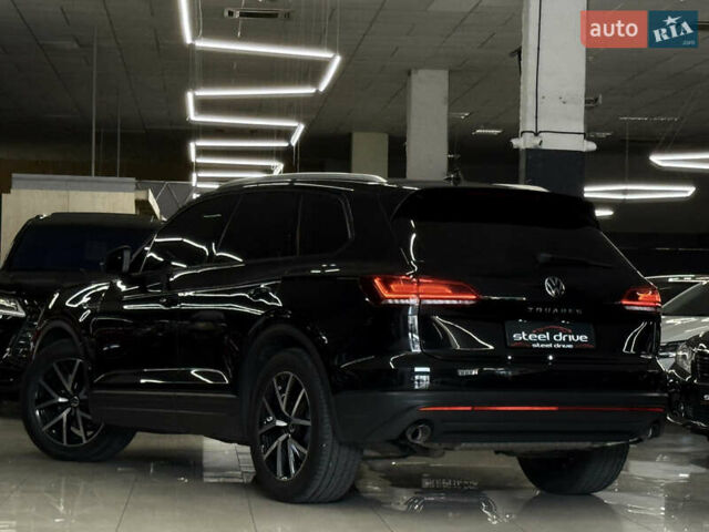 Черный Фольксваген Туарег, объемом двигателя 2.97 л и пробегом 100 тыс. км за 51999 $, фото 11 на Automoto.ua