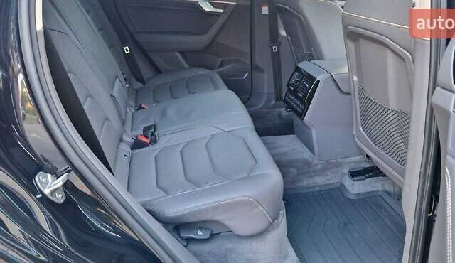 Черный Фольксваген Туарег, объемом двигателя 2.97 л и пробегом 66 тыс. км за 58800 $, фото 35 на Automoto.ua