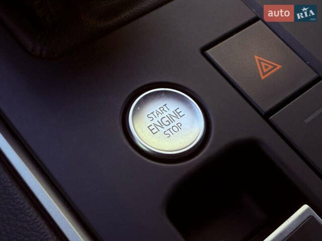 Черный Фольксваген Туарег, объемом двигателя 2.97 л и пробегом 100 тыс. км за 51999 $, фото 32 на Automoto.ua