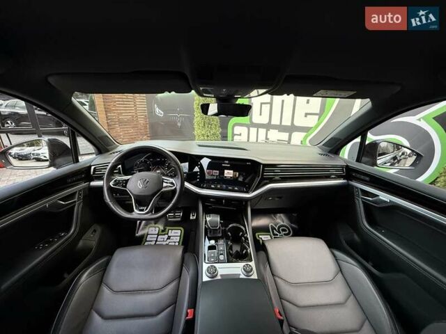 Черный Фольксваген Туарег, объемом двигателя 2.97 л и пробегом 138 тыс. км за 56800 $, фото 55 на Automoto.ua