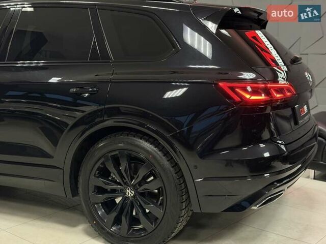 Чорний Фольксваген Туарег, об'ємом двигуна 3.96 л та пробігом 138 тис. км за 64500 $, фото 21 на Automoto.ua