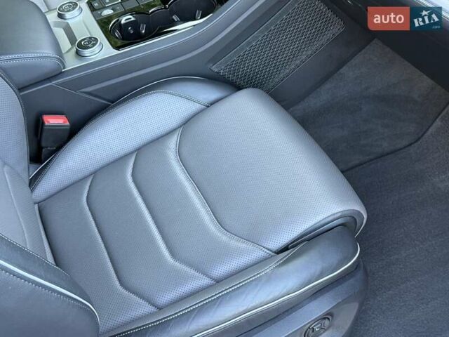 Черный Фольксваген Туарег, объемом двигателя 2.97 л и пробегом 79 тыс. км за 59400 $, фото 41 на Automoto.ua