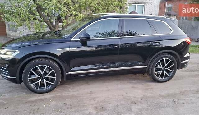 Фольксваген Туарег 2020 у Ахтырке на Automoto.ua Чорний Фольксваген Туарег, об'ємом двигуна 2.97 л та пробігом 150 тис. км за 52700 $, фото 25 на Automoto.ua