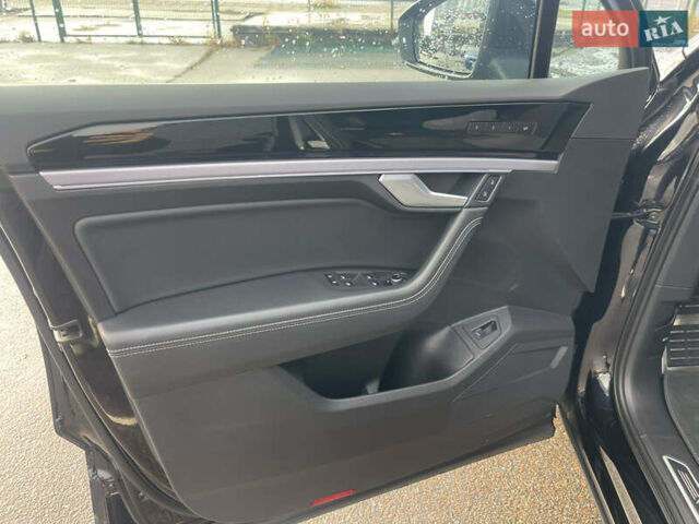 Фольксваген Туарег 2020 у Києві на Automoto.ua Чорний Фольксваген Туарег, об'ємом двигуна 3 л та пробігом 73 тис. км за 56900 $, фото 12 на Automoto.ua