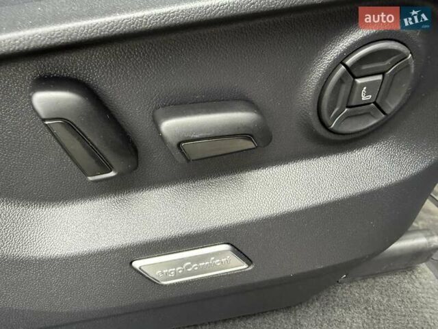 Черный Фольксваген Туарег, объемом двигателя 3 л и пробегом 101 тыс. км за 49200 $, фото 11 на Automoto.ua