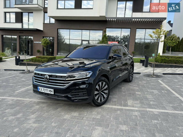 Черный Фольксваген Туарег, объемом двигателя 3 л и пробегом 137 тыс. км за 47200 $, фото 1 на Automoto.ua