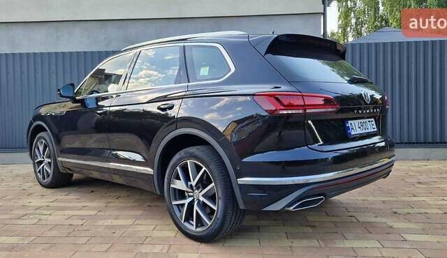 Черный Фольксваген Туарег, объемом двигателя 2.97 л и пробегом 66 тыс. км за 58800 $, фото 2 на Automoto.ua