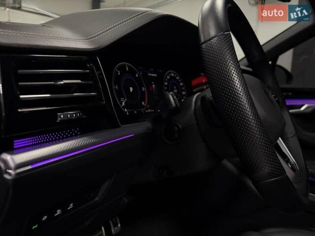 Чорний Фольксваген Туарег, об'ємом двигуна 3.96 л та пробігом 138 тис. км за 64500 $, фото 30 на Automoto.ua