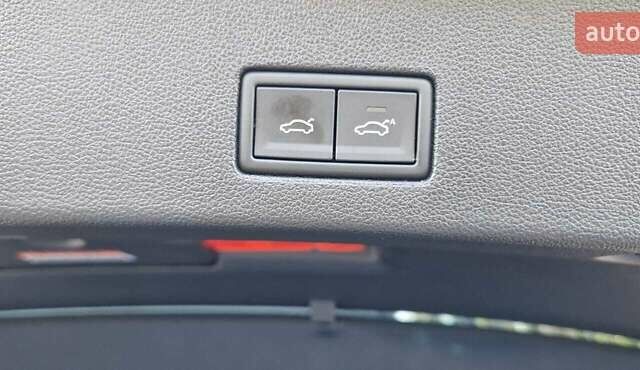 Черный Фольксваген Туарег, объемом двигателя 2.97 л и пробегом 66 тыс. км за 58800 $, фото 39 на Automoto.ua