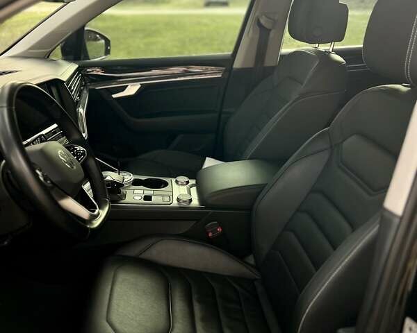 Черный Фольксваген Туарег, объемом двигателя 2.97 л и пробегом 177 тыс. км за 44000 $, фото 7 на Automoto.ua