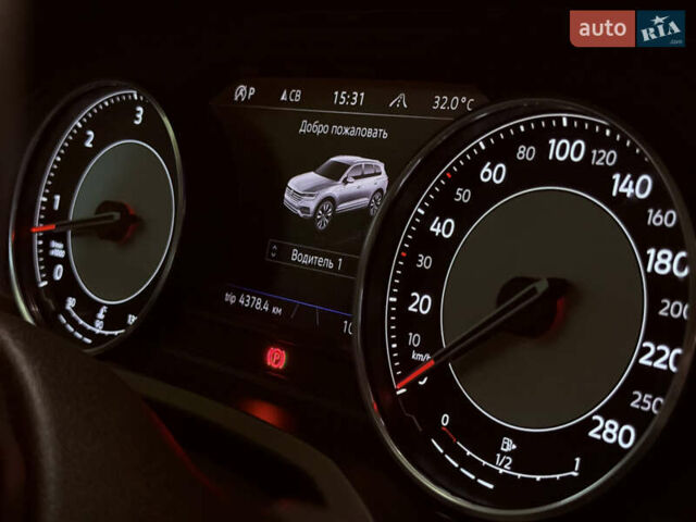 Черный Фольксваген Туарег, объемом двигателя 2.97 л и пробегом 100 тыс. км за 51999 $, фото 25 на Automoto.ua