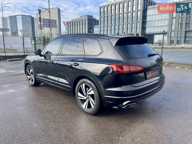 Фольксваген Туарег 2020 у Києві на Automoto.ua Чорний Фольксваген Туарег, об'ємом двигуна 3 л та пробігом 73 тис. км за 56900 $, фото 5 на Automoto.ua