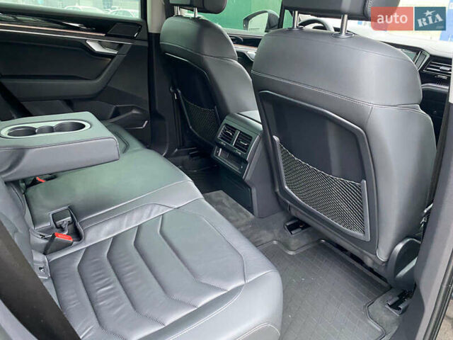 Черный Фольксваген Туарег, объемом двигателя 2.99 л и пробегом 180 тыс. км за 31700 $, фото 12 на Automoto.ua