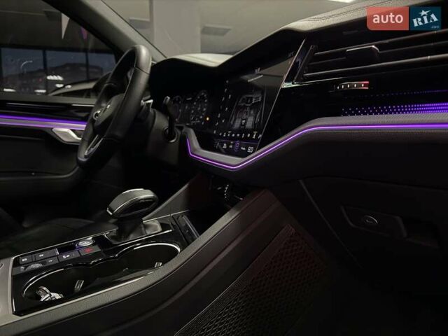 Чорний Фольксваген Туарег, об'ємом двигуна 3.96 л та пробігом 138 тис. км за 64500 $, фото 62 на Automoto.ua