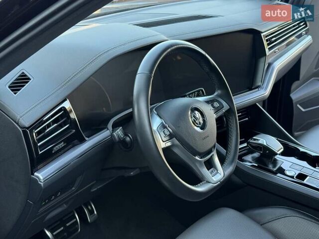 Черный Фольксваген Туарег, объемом двигателя 2.97 л и пробегом 79 тыс. км за 59400 $, фото 8 на Automoto.ua