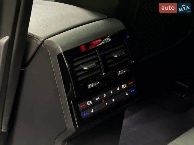 Чорний Фольксваген Туарег, об'ємом двигуна 3.96 л та пробігом 138 тис. км за 64500 $, фото 54 на Automoto.ua