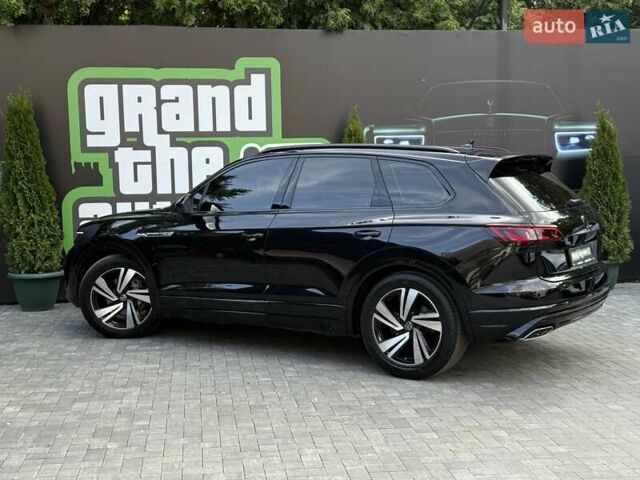 Черный Фольксваген Туарег, объемом двигателя 2.97 л и пробегом 138 тыс. км за 56800 $, фото 21 на Automoto.ua