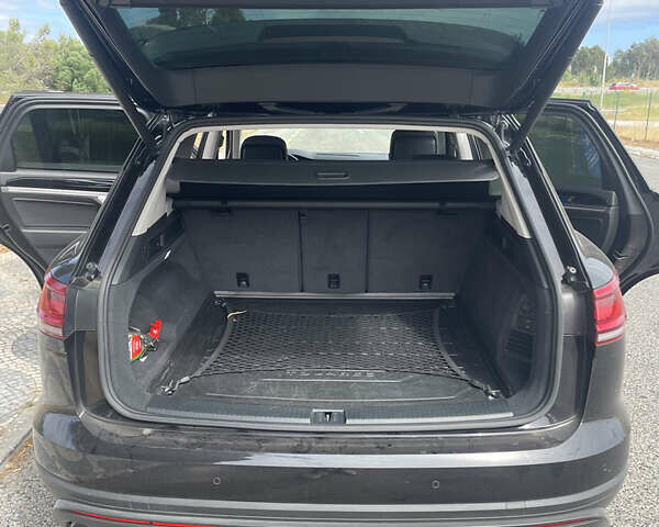 Черный Фольксваген Туарег, объемом двигателя 2.99 л и пробегом 100 тыс. км за 48000 $, фото 8 на Automoto.ua