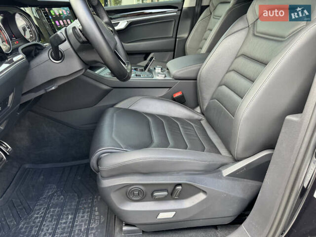 Черный Фольксваген Туарег, объемом двигателя 3 л и пробегом 137 тыс. км за 47200 $, фото 23 на Automoto.ua