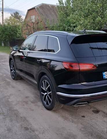 Фольксваген Туарег 2020 у Ахтырке на Automoto.ua Чорний Фольксваген Туарег, об'ємом двигуна 2.97 л та пробігом 150 тис. км за 52700 $, фото 4 на Automoto.ua