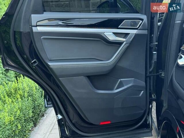 Черный Фольксваген Туарег, объемом двигателя 2.97 л и пробегом 79 тыс. км за 59400 $, фото 20 на Automoto.ua