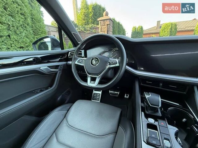 Черный Фольксваген Туарег, объемом двигателя 2.97 л и пробегом 79 тыс. км за 59400 $, фото 51 на Automoto.ua