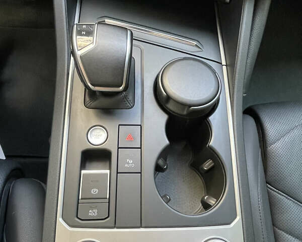 Черный Фольксваген Туарег, объемом двигателя 3 л и пробегом 80 тыс. км за 50000 $, фото 24 на Automoto.ua