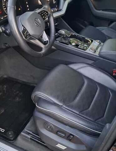 Фольксваген Туарег 2020 у Ахтырке на Automoto.ua Чорний Фольксваген Туарег, об'ємом двигуна 2.97 л та пробігом 150 тис. км за 52700 $, фото 57 на Automoto.ua