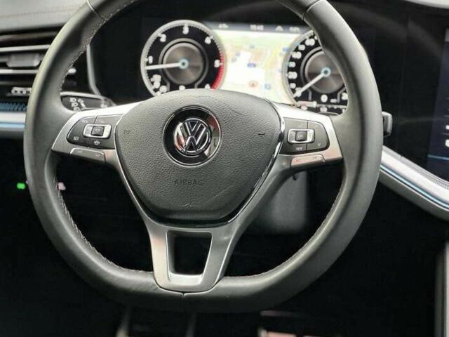 Черный Фольксваген Туарег, объемом двигателя 3 л и пробегом 94 тыс. км за 52000 $, фото 7 на Automoto.ua