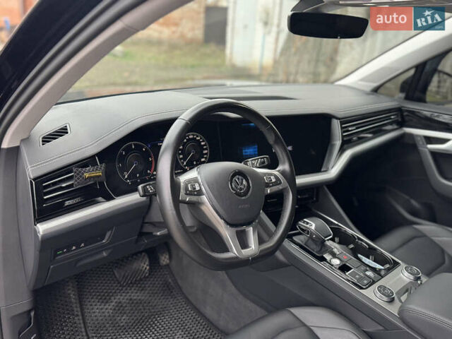 Чорний Фольксваген Туарег, об'ємом двигуна 2.97 л та пробігом 155 тис. км за 42900 $, фото 29 на Automoto.ua