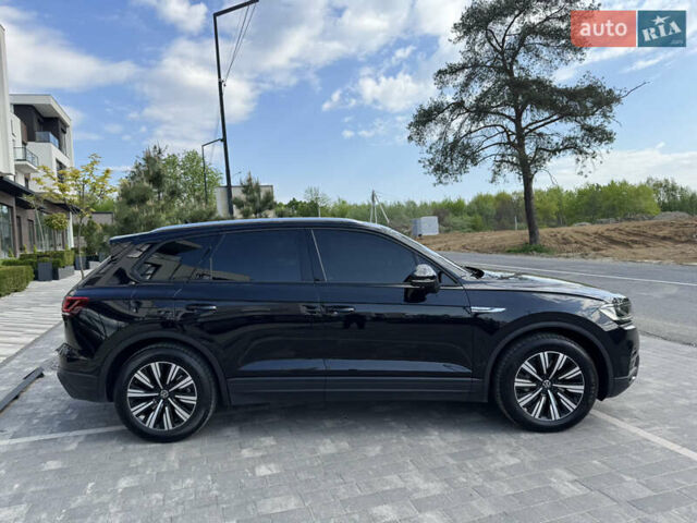 Черный Фольксваген Туарег, объемом двигателя 3 л и пробегом 137 тыс. км за 47200 $, фото 11 на Automoto.ua