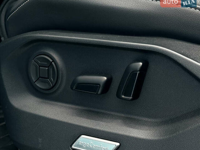 Черный Фольксваген Туарег, объемом двигателя 2.97 л и пробегом 100 тыс. км за 51999 $, фото 16 на Automoto.ua