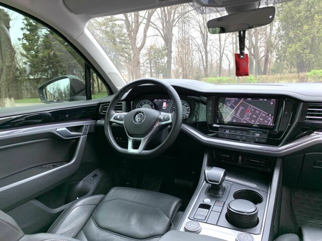 Черный Фольксваген Туарег, объемом двигателя 3 л и пробегом 138 тыс. км за 39999 $, фото 19 на Automoto.ua