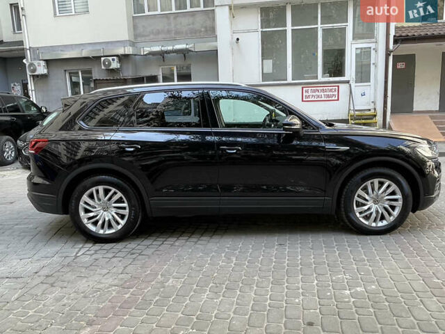 Черный Фольксваген Туарег, объемом двигателя 3 л и пробегом 80 тыс. км за 50000 $, фото 3 на Automoto.ua