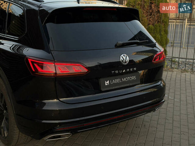 Чорний Фольксваген Туарег, об'ємом двигуна 3.96 л та пробігом 115 тис. км за 57900 $, фото 7 на Automoto.ua