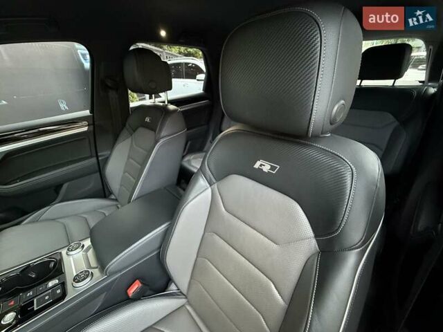 Черный Фольксваген Туарег, объемом двигателя 2.97 л и пробегом 138 тыс. км за 56800 $, фото 72 на Automoto.ua